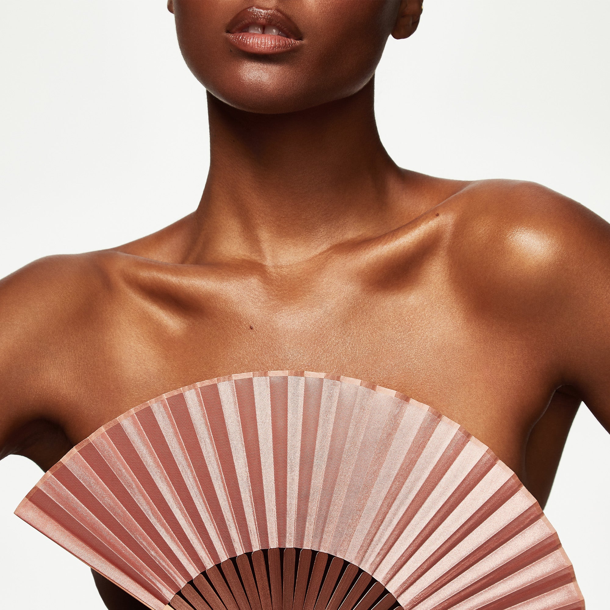 Major Glow™ Setting Fan - Image 2